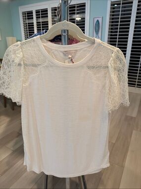 Ivory Lace Sleeve Short Sleeve Tee